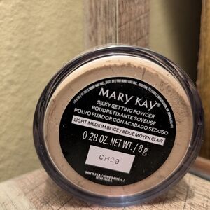 Mary Kay Silky Setting Powder